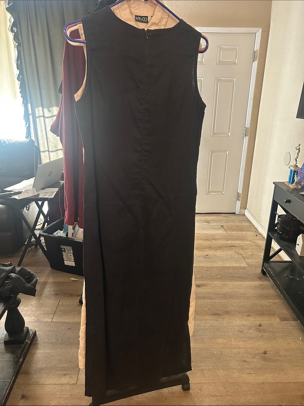New York & Company Black Sleeveless V-Neck Maxi Dress with Front Pockets - Picture 3 of 3
